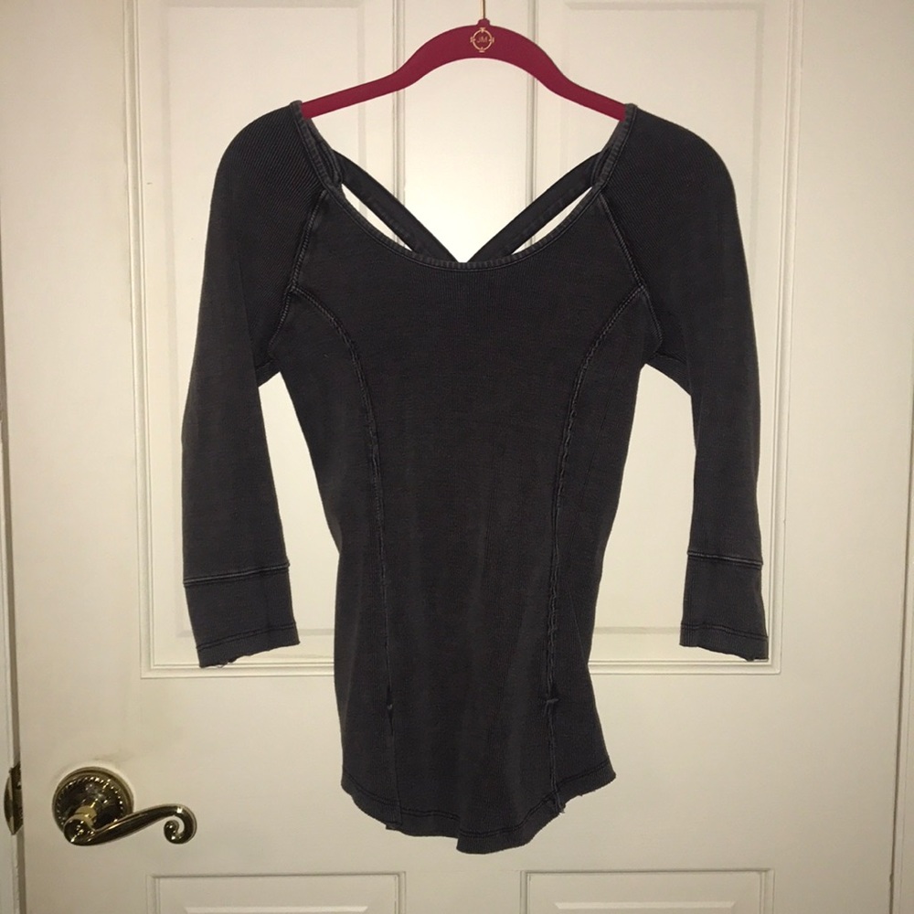 Ribbed 3/4 sleeve open back  shirt